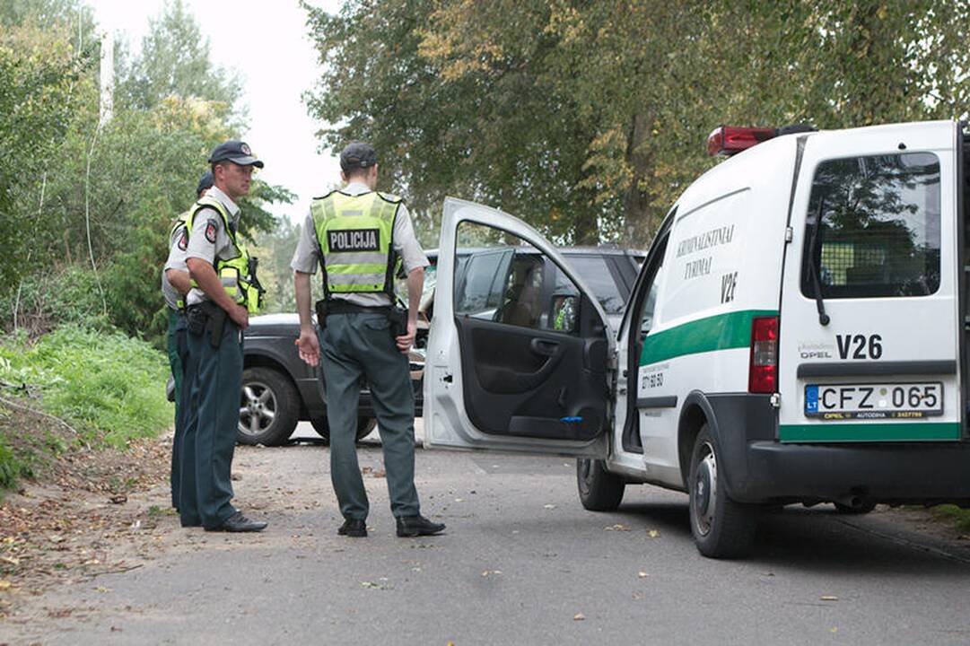 Pakeliui į „Belmontą“ visureigis daužė automobilius ir vartė stulpus