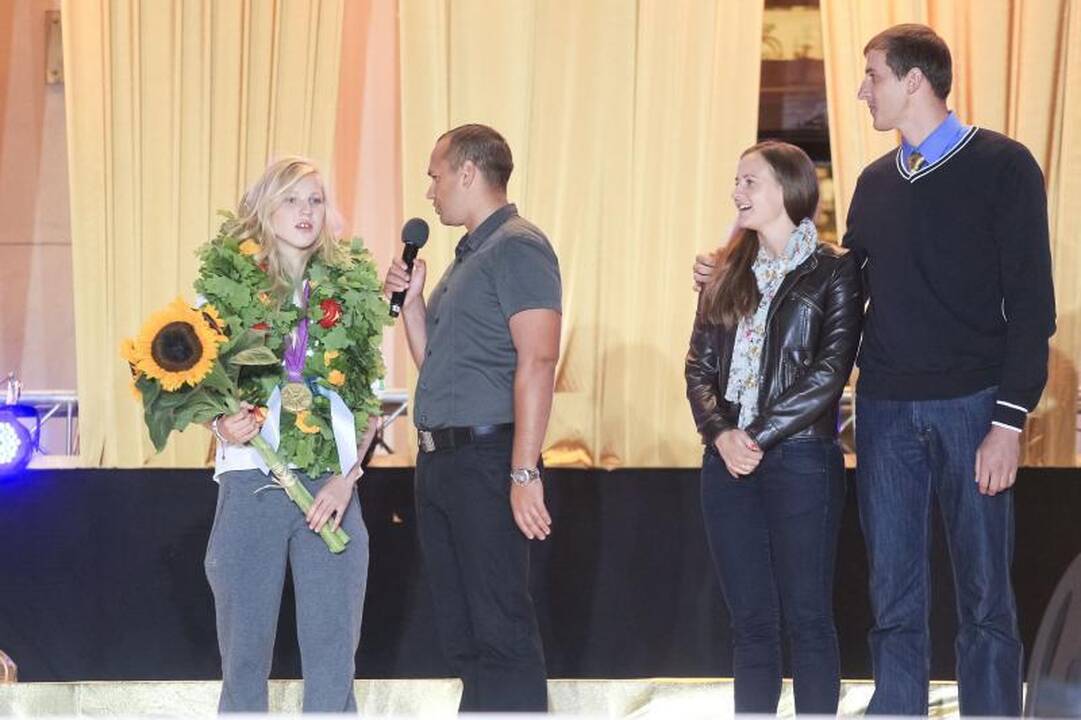 Lietuva pasitiko olimpinį auksą parvežusią R.Meilutytę
