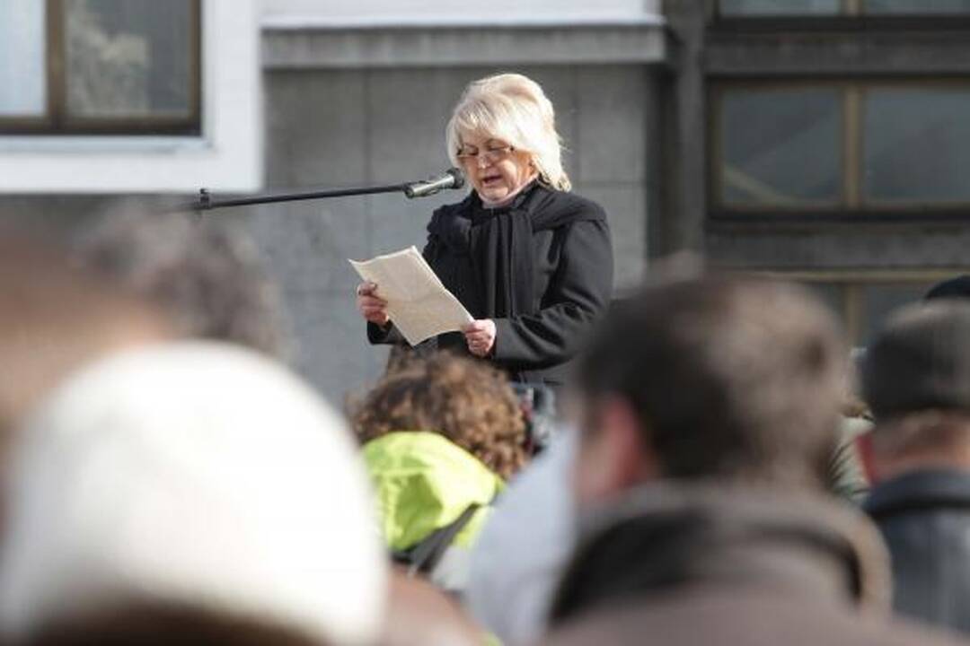 Protestuotojai prieš pedofiliją reikalavo daugiau prokurorų galvų (papildyta)