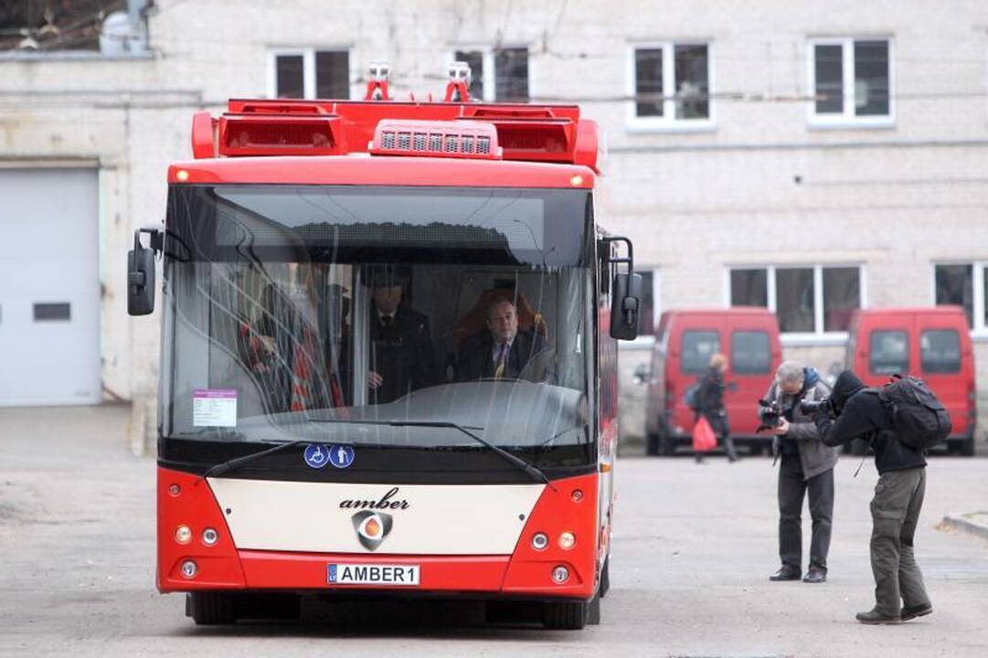 Pirmasis Lietuvoje surinktas troleibusas važiuoja be „ūsų“