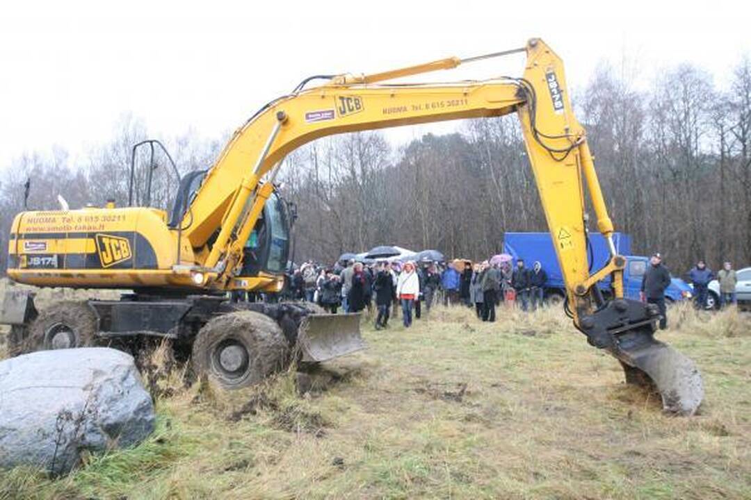 Pranciškonai kastuvais paskelbė onkologinio centro statybų pradžią 