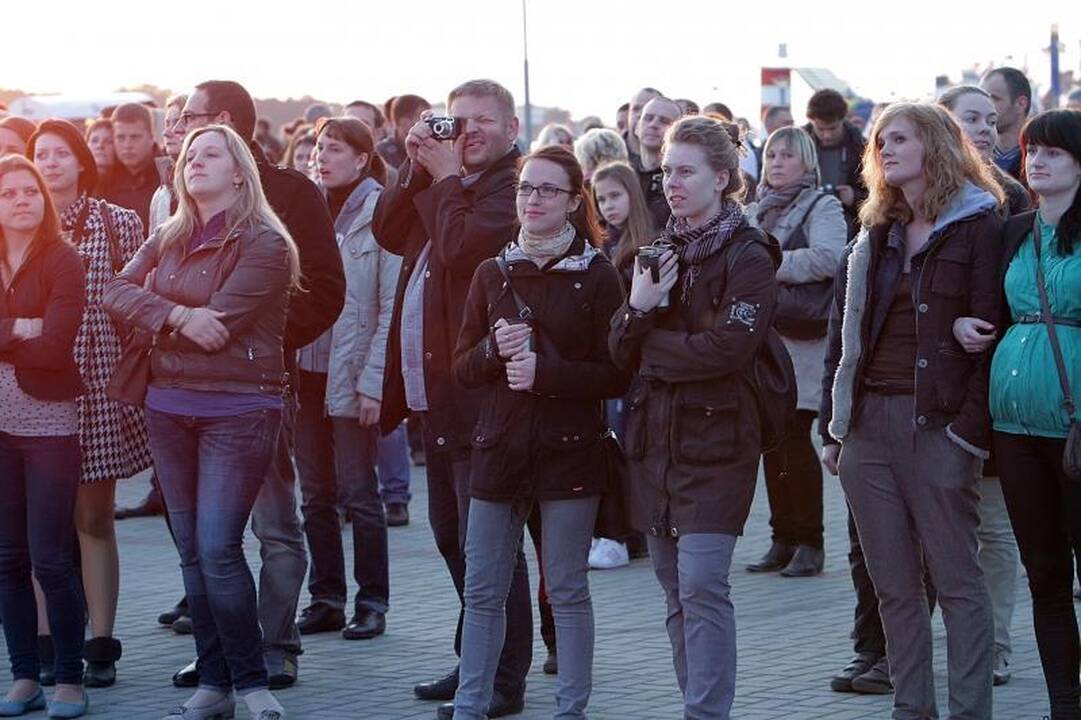 Klaipėdos laivų paradą papuošė fejerverkas   