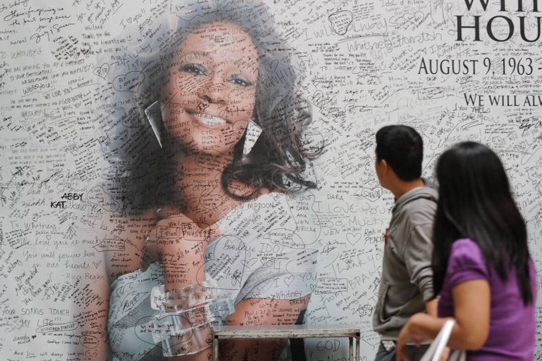 Niuarke įvyko ceremonija dainininkei Whitney Houston atminti