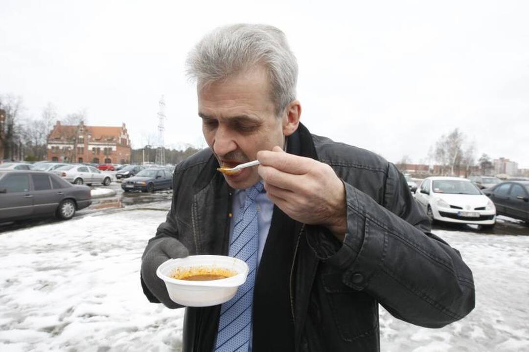 KU studentai kvietė valgyti aštrią žuvienę 