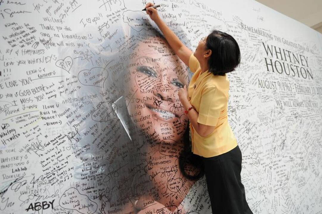 Niuarke įvyko ceremonija dainininkei Whitney Houston atminti