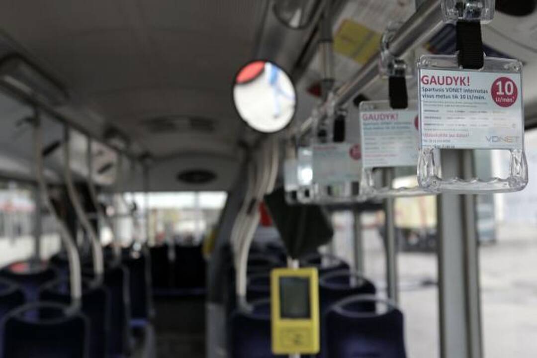 Vicemeras: keleivių laipinimas tik pro priekines duris vilniečiams bus tik į naudą