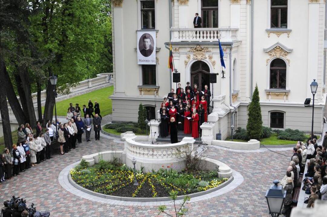 Maironio kūrybą skaitė G.Steponavičius, A.Gelūnas, R.Doveika