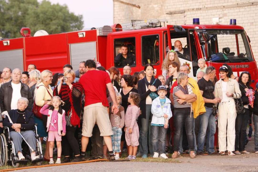Minios klaipėdiečių prie piliavietės atšventė mylimo miesto gimtadienį