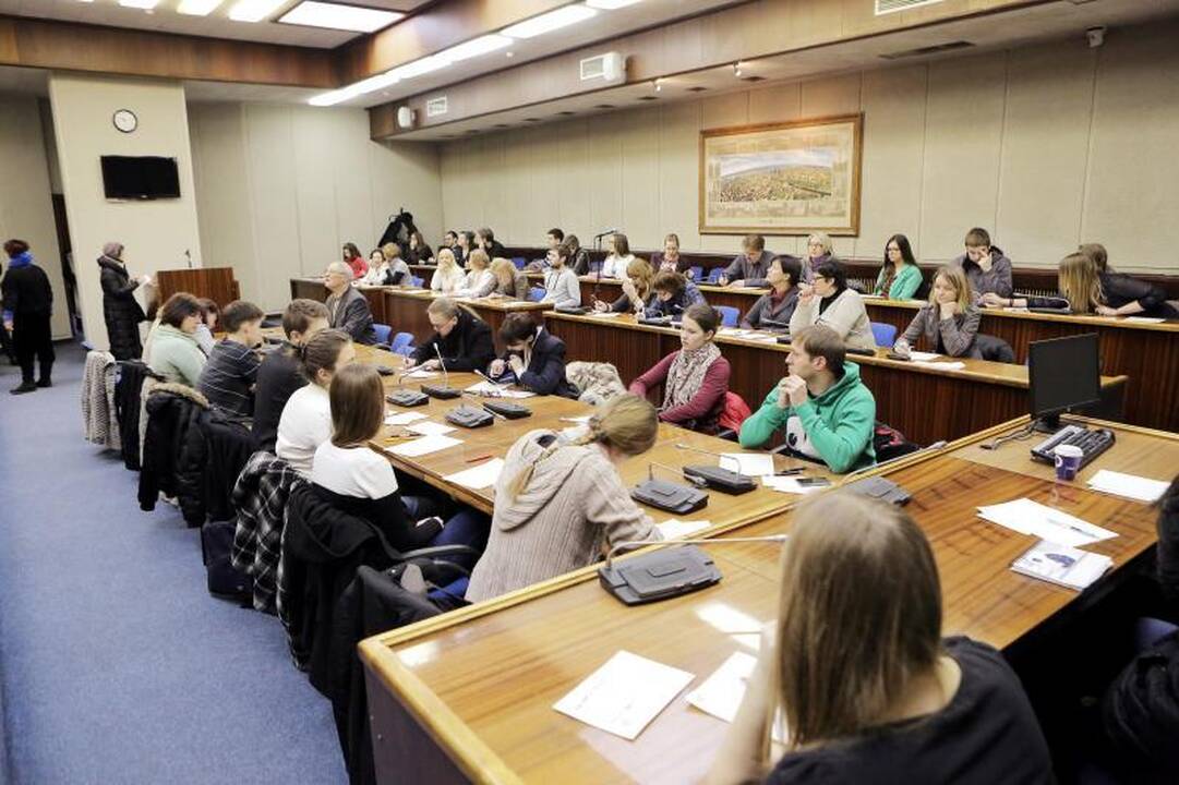 Klaipėdiečiai piktinosi – nacionalinį diktantą skaitė per greitai 