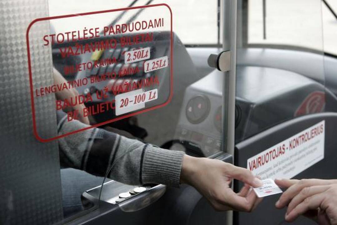 Vicemeras: keleivių laipinimas tik pro priekines duris vilniečiams bus tik į naudą
