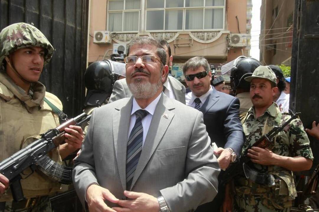 Egipto armija nuvertė ir suėmė prezidentą Mursi