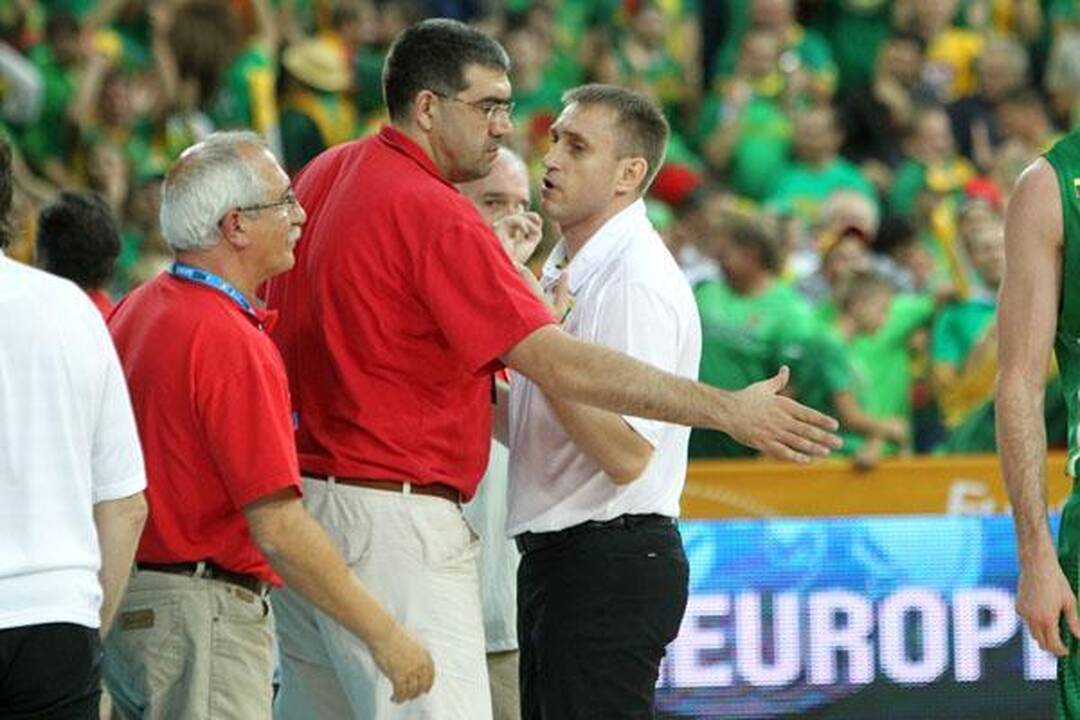 Lietuvos komanda be vargo įveikė portugalus. 98:69