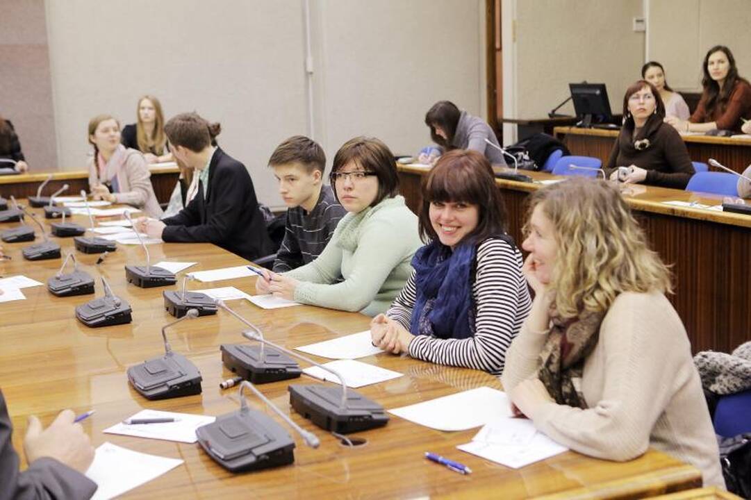 Klaipėdiečiai piktinosi – nacionalinį diktantą skaitė per greitai 