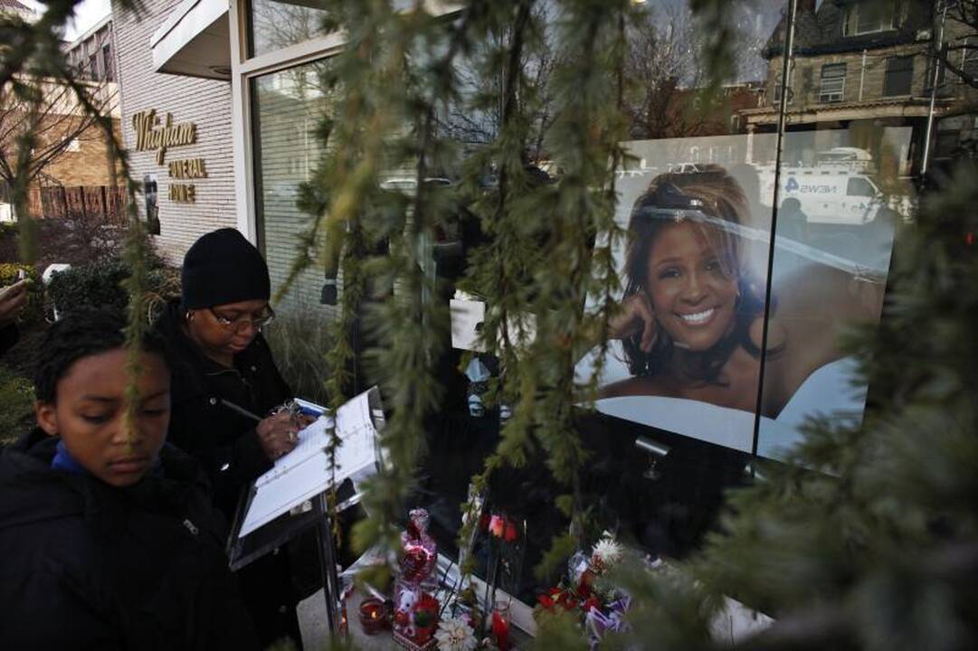 Niuarke įvyko ceremonija dainininkei Whitney Houston atminti