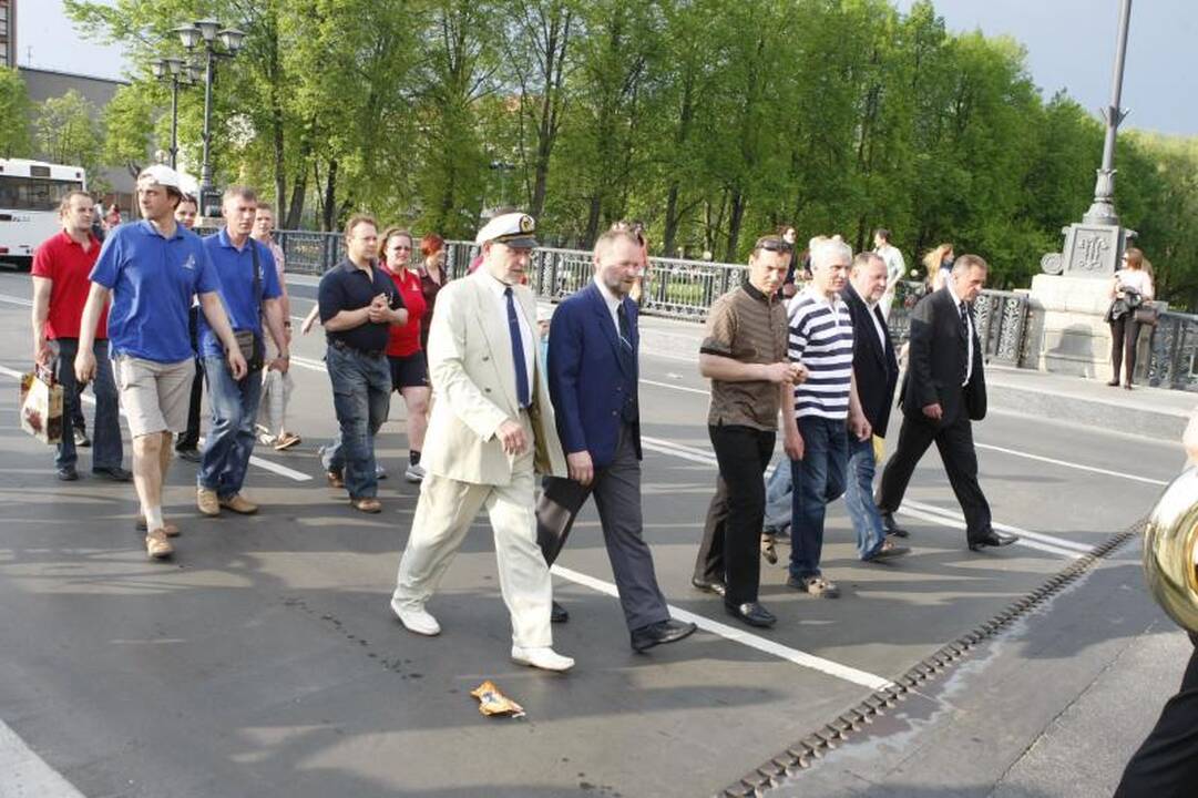 Klaipėdiečiai pagerbė pirmosios odisėjos aplink pasaulį dalyvius