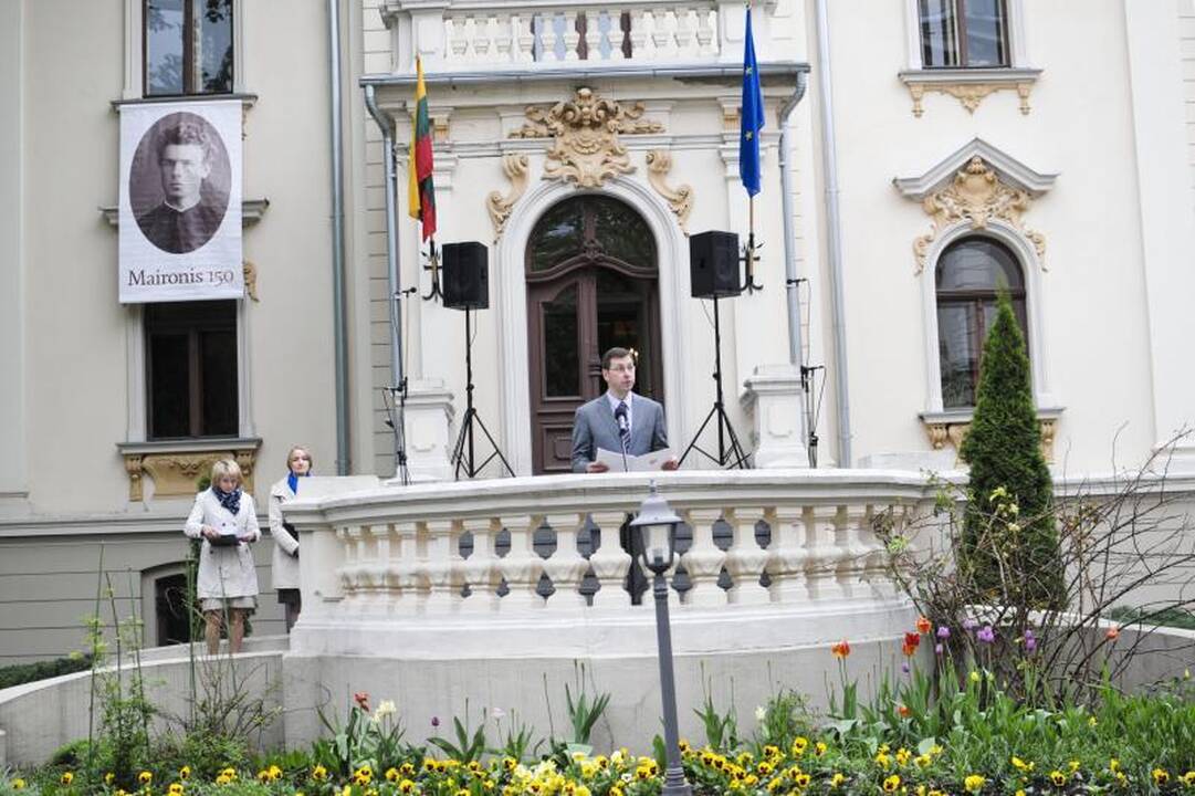 Maironio kūrybą skaitė G.Steponavičius, A.Gelūnas, R.Doveika