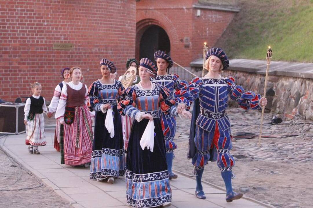 Minios klaipėdiečių prie piliavietės atšventė mylimo miesto gimtadienį