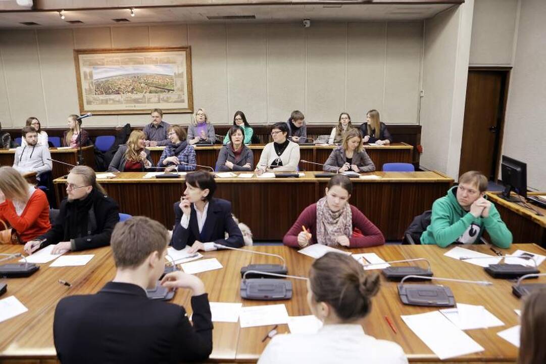 Klaipėdiečiai piktinosi – nacionalinį diktantą skaitė per greitai 