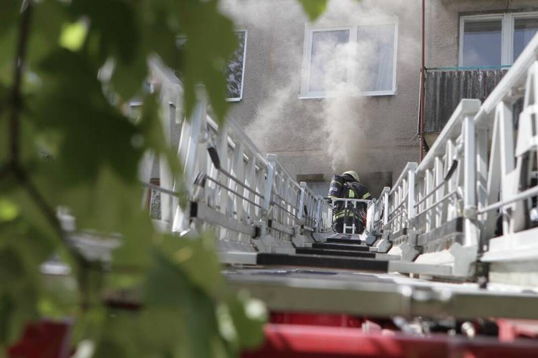 Klaipėdiečio bute gaisrą sukėlė kompiuteris