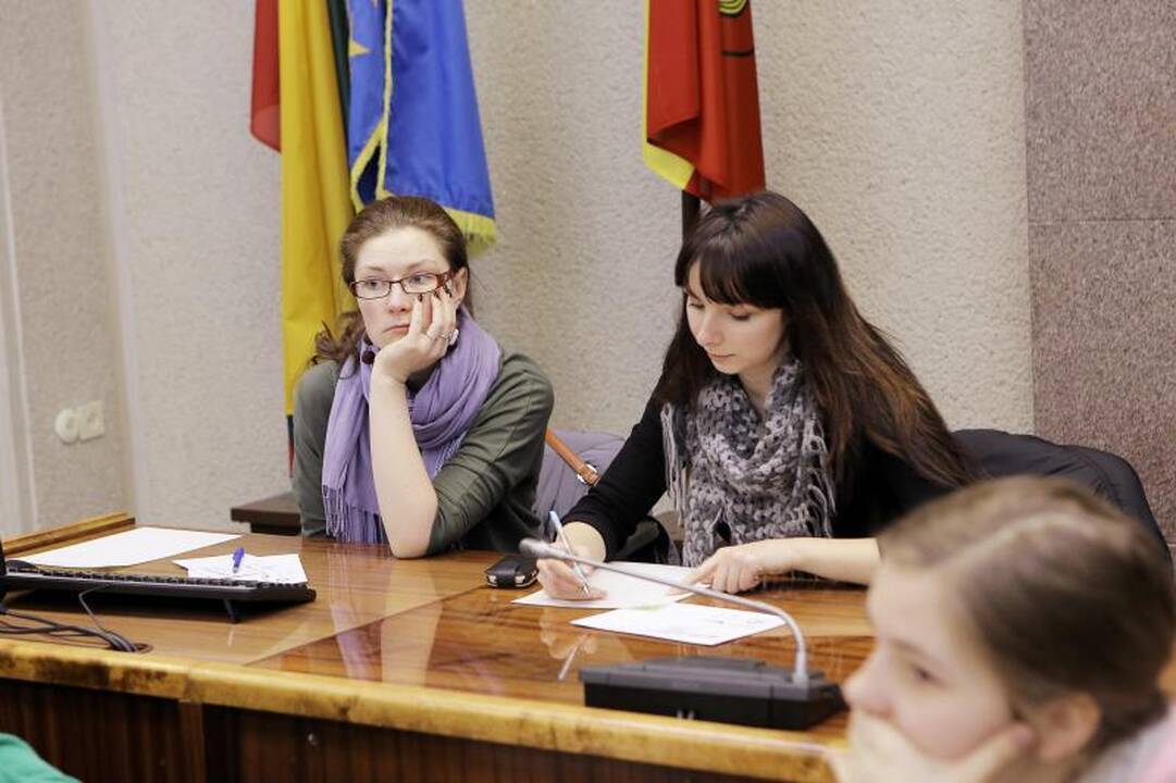 Klaipėdiečiai piktinosi – nacionalinį diktantą skaitė per greitai 