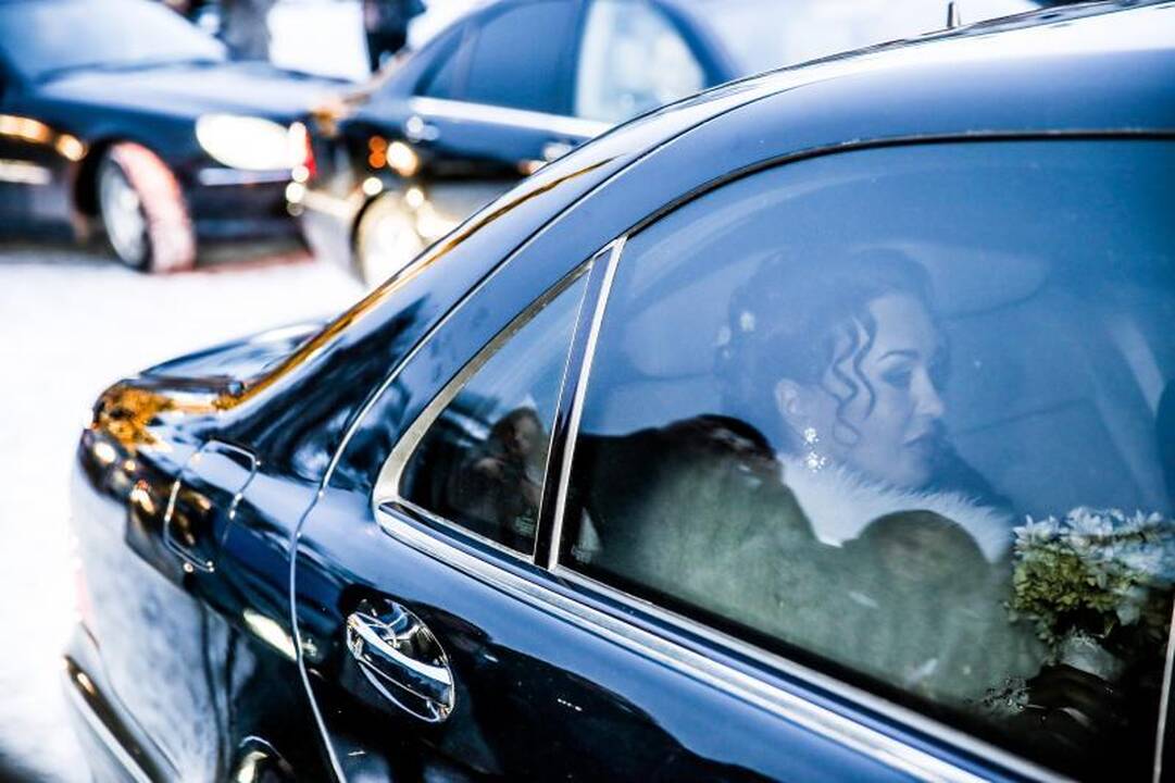 Ištekėjusiai Dž. Butkutei palinkėjo susilaukti 12 vaikų
