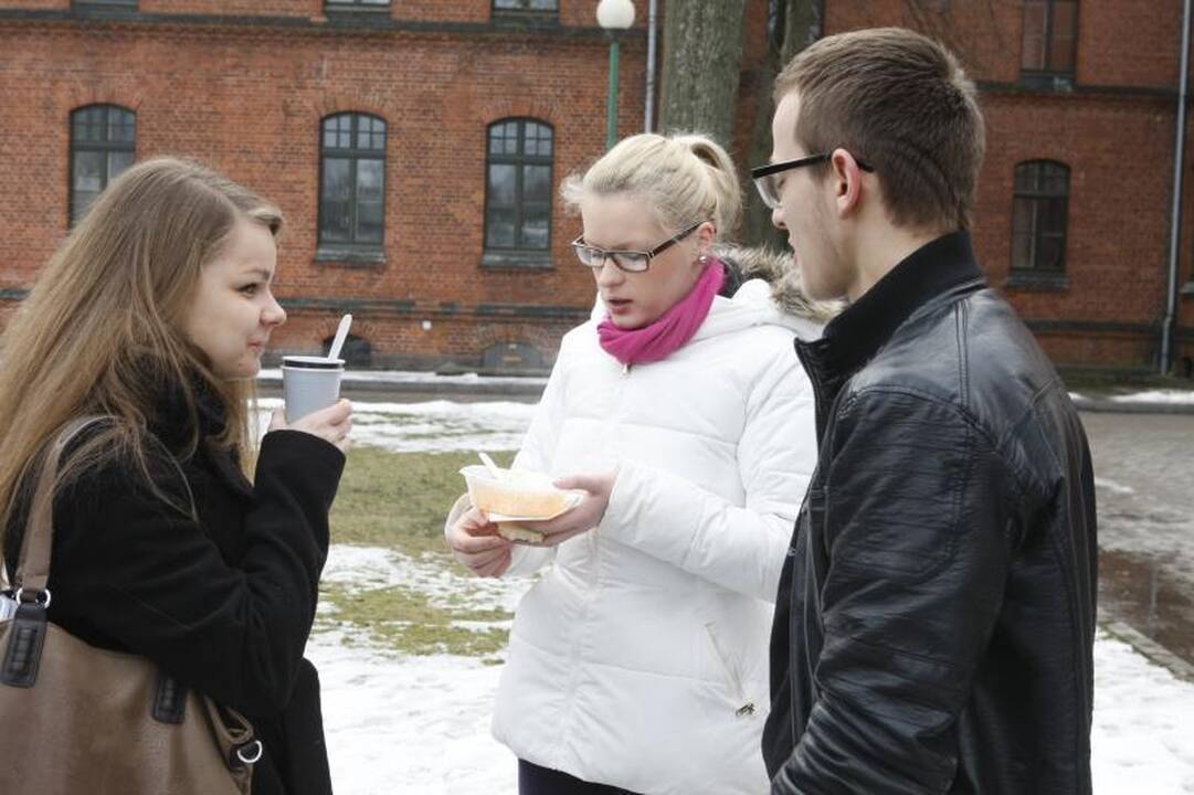 KU studentai kvietė valgyti aštrią žuvienę 