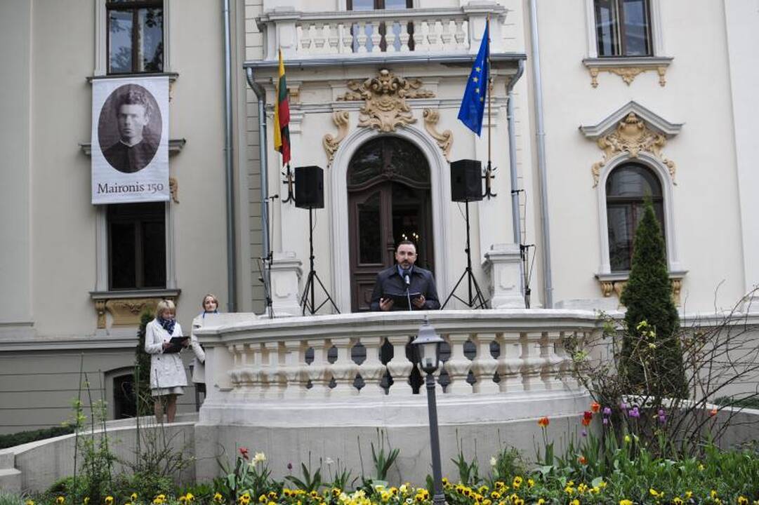 Maironio kūrybą skaitė G.Steponavičius, A.Gelūnas, R.Doveika