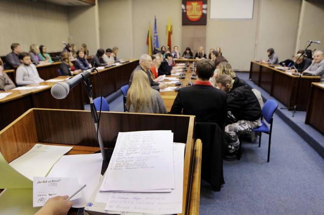 Klaipėdiečiai piktinosi – nacionalinį diktantą skaitė per greitai 