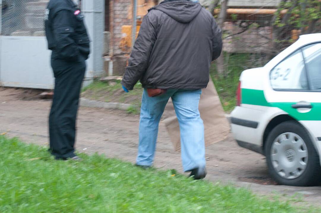 Apsaugos darbuotoją užpuolęs „vagis“ beveik mirtinai sumuštas (papildyta)