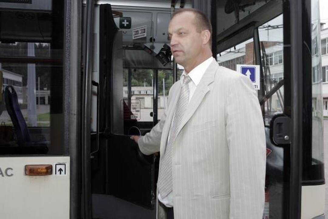 Vicemeras: keleivių laipinimas tik pro priekines duris vilniečiams bus tik į naudą