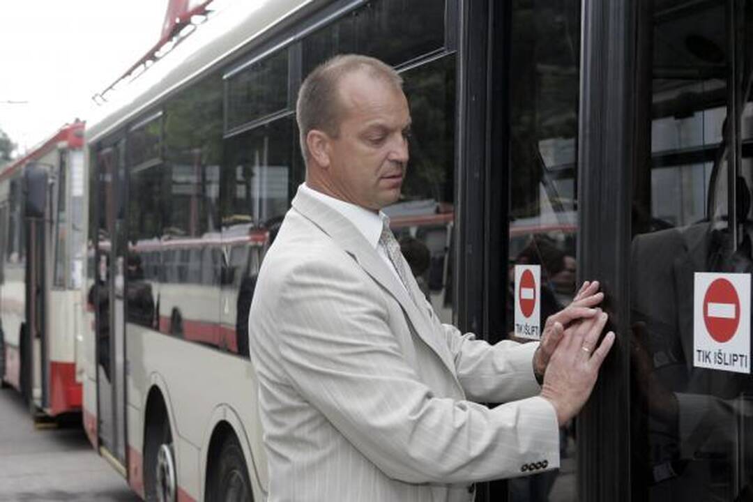 Vicemeras: keleivių laipinimas tik pro priekines duris vilniečiams bus tik į naudą
