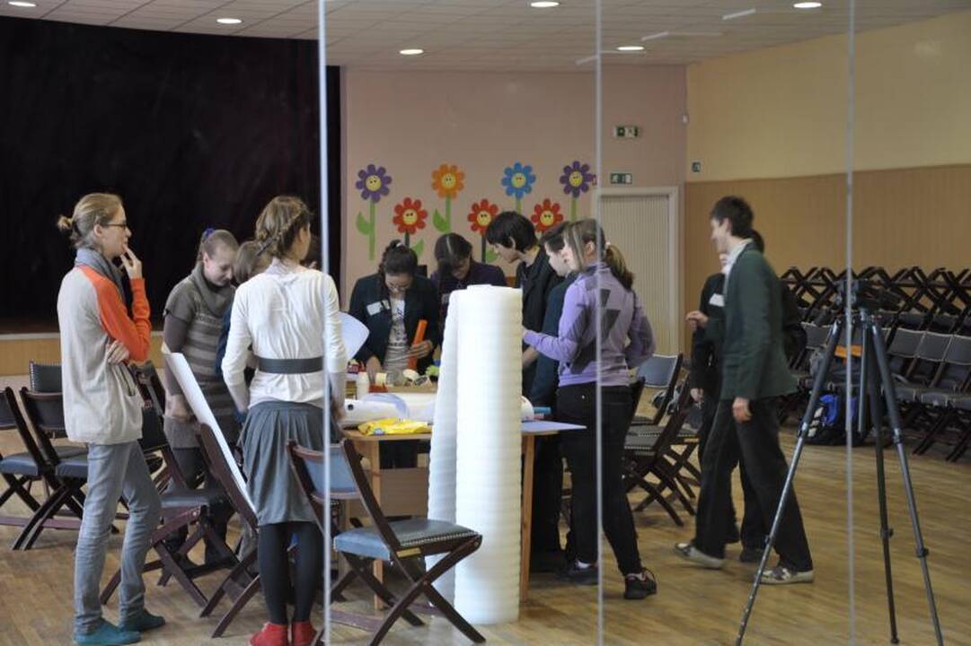 Klaipėdos moksleiviai norėtų dirbti pinigais lyjančioje aplinkoje