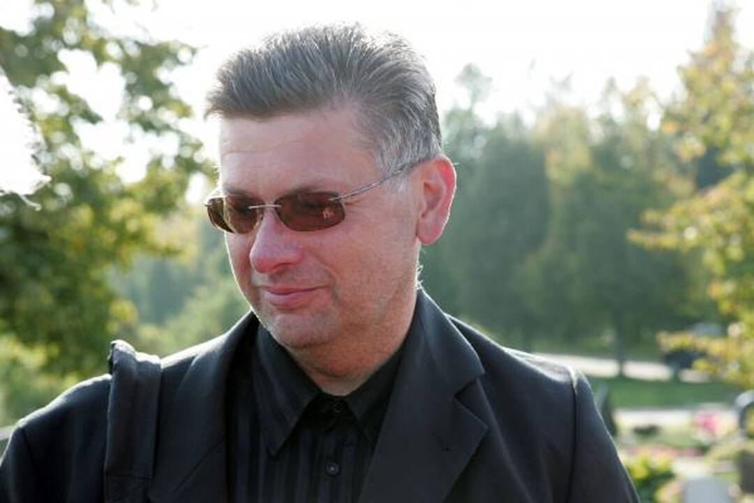 G.Umbraso "Angelas" nutūpė Karveliškių kapinėse