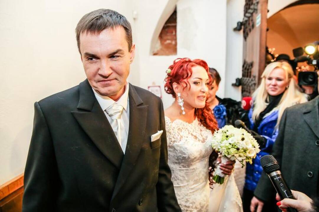 Ištekėjusiai Dž. Butkutei palinkėjo susilaukti 12 vaikų