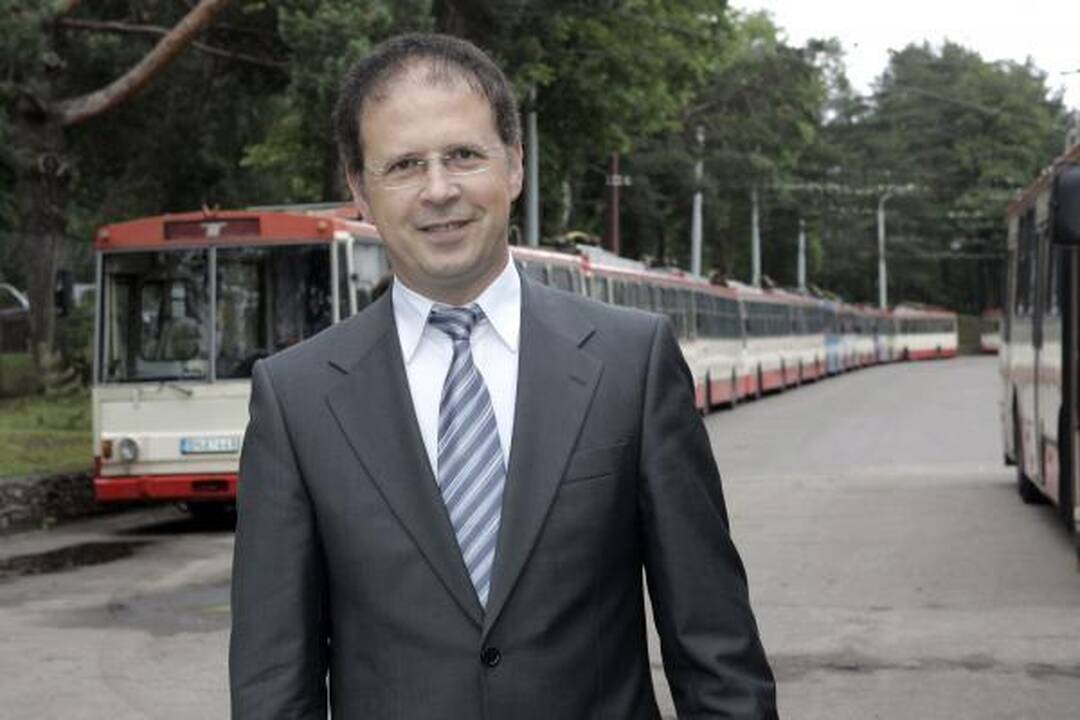 „Vilniaus troleibusų“ vadovui – savivaldybės padėka už tai, kad gimė