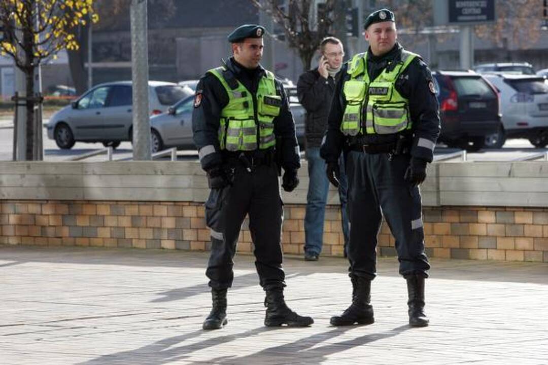Kiemsargiai: lieka gyviems į žemę lįsti (papildyta)