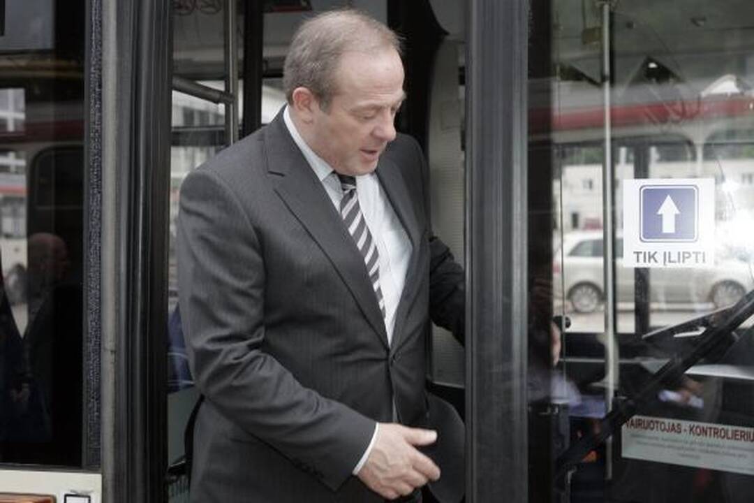 Vicemeras: keleivių laipinimas tik pro priekines duris vilniečiams bus tik į naudą