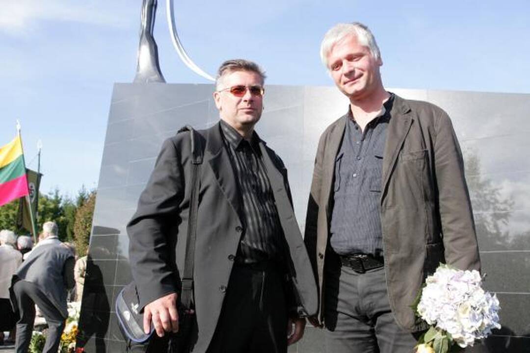 G.Umbraso "Angelas" nutūpė Karveliškių kapinėse