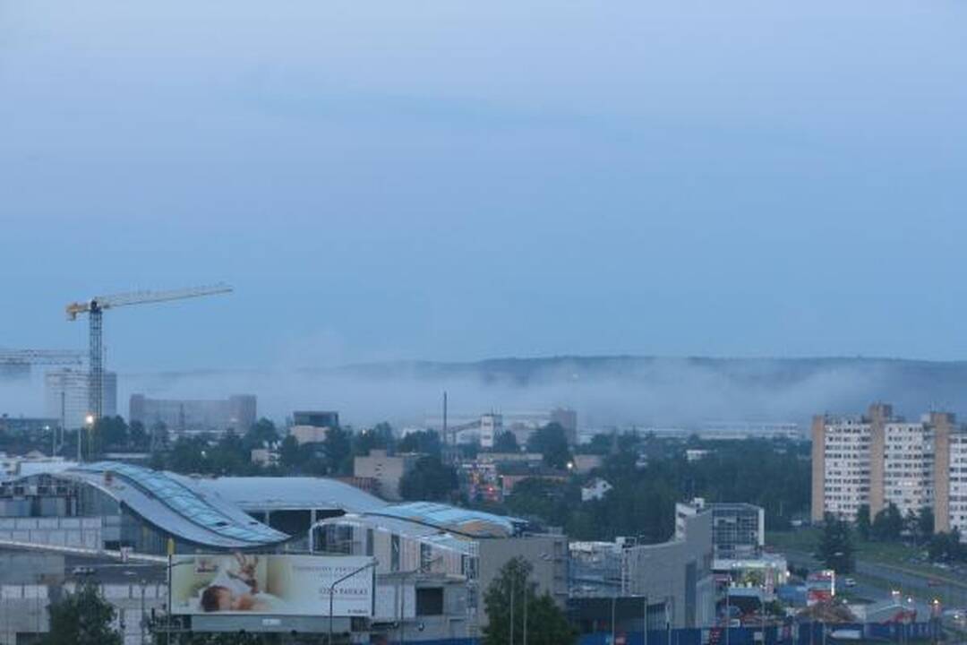 Permainingi vasaros orai atneš ir tirštus rūkus