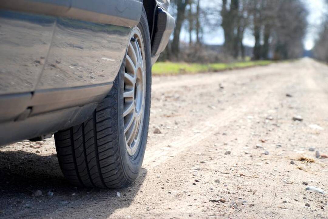 Policijos galvosūkis – automobilyje miręs vairuotojas