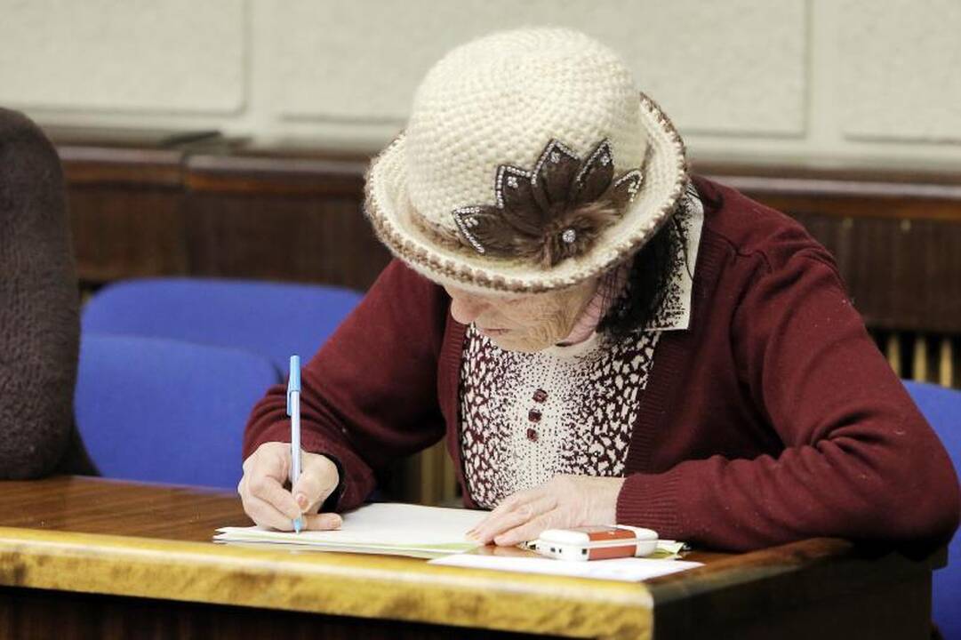 Klaipėdiečiai piktinosi – nacionalinį diktantą skaitė per greitai 