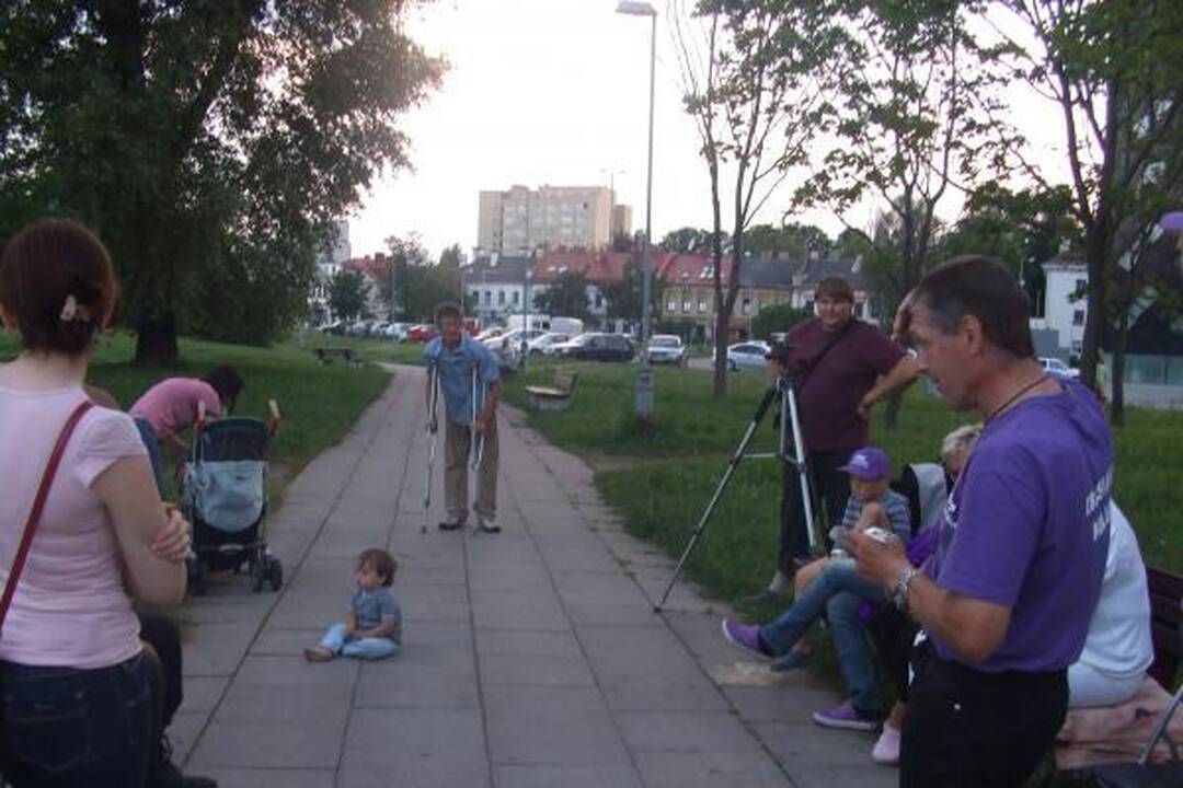Badautojai parašų rinkimo akciją perkėlė į sostinės gatves