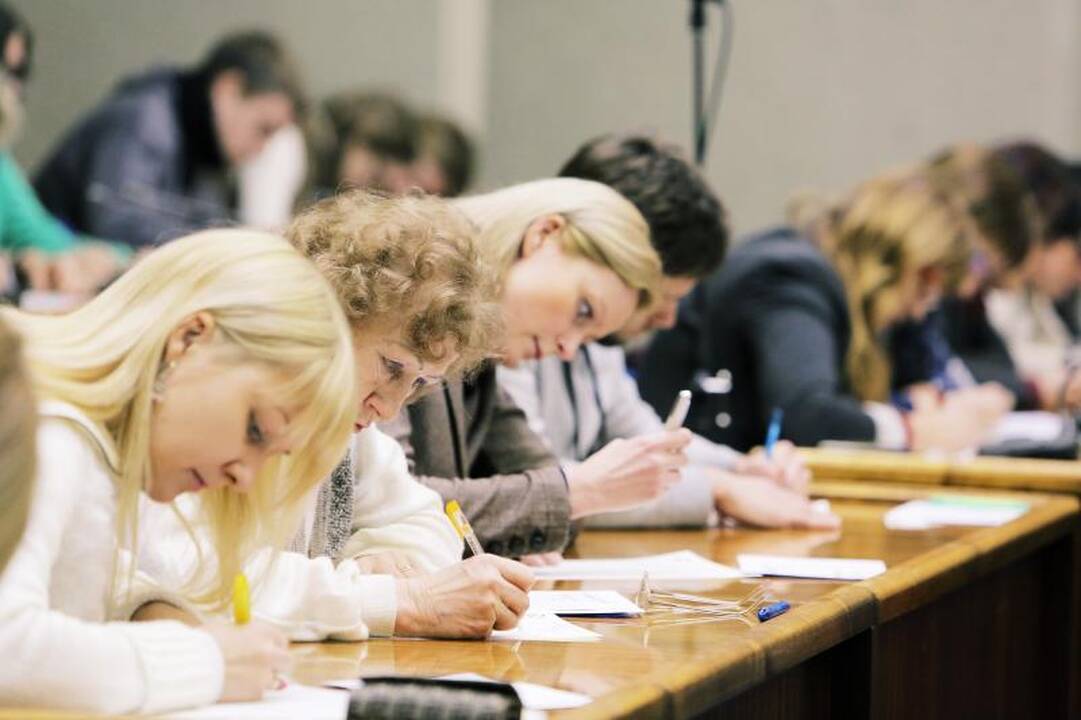 Klaipėdiečiai piktinosi – nacionalinį diktantą skaitė per greitai 
