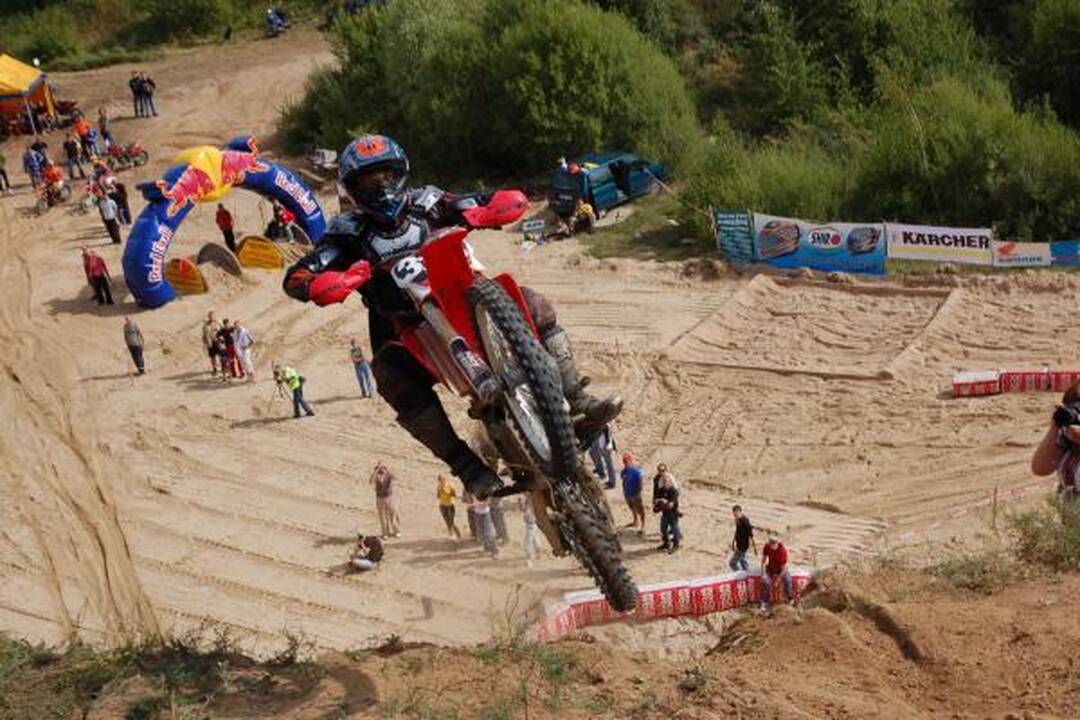 Šalia Trakų - enduro motociklininkų rodeo
