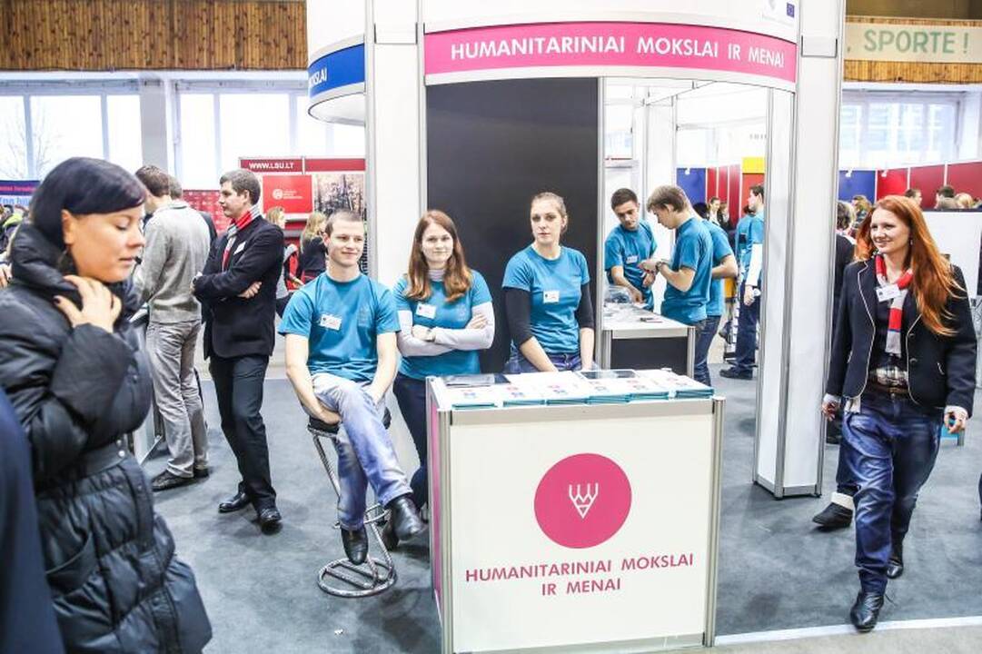 Aukštųjų mokyklų mugėje moksleivius labiausiai domino nemokami mokslai