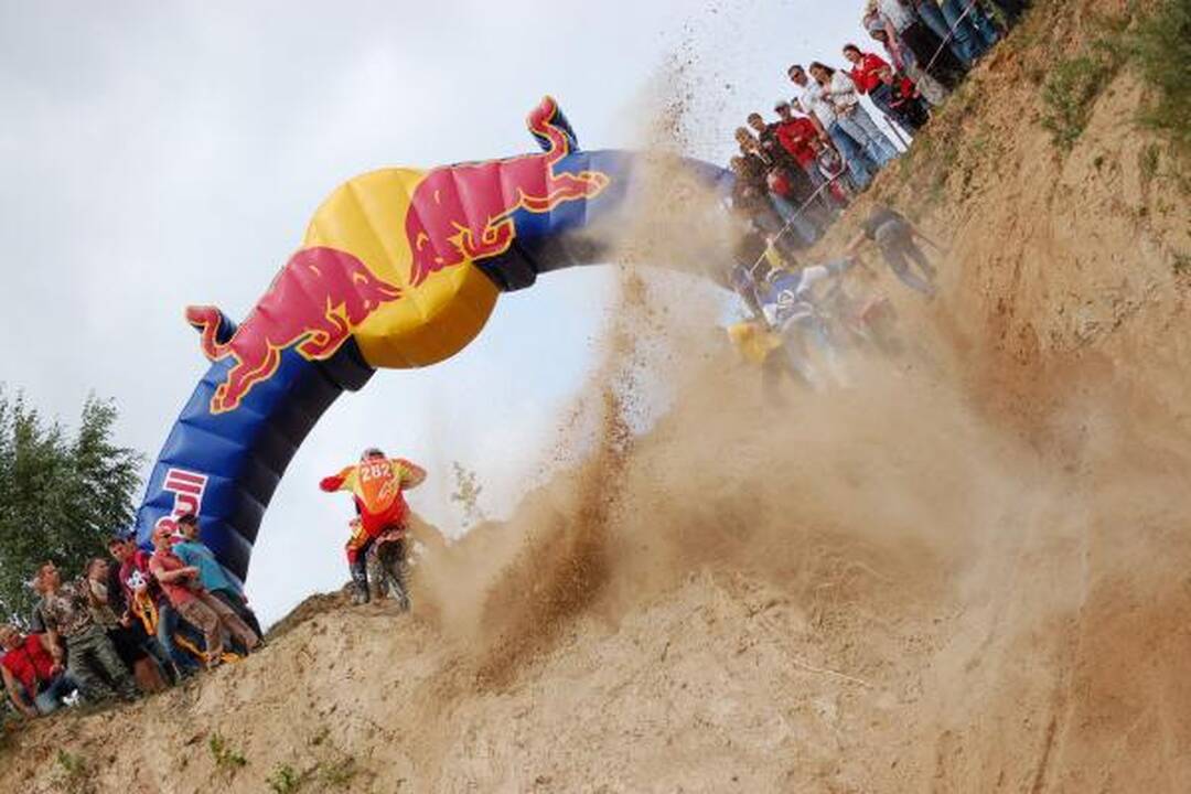 Šalia Trakų - enduro motociklininkų rodeo