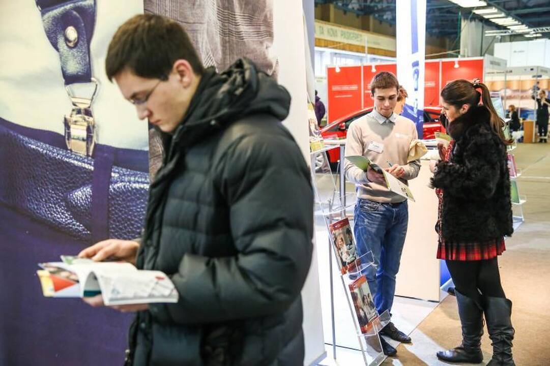 Aukštųjų mokyklų mugėje moksleivius labiausiai domino nemokami mokslai