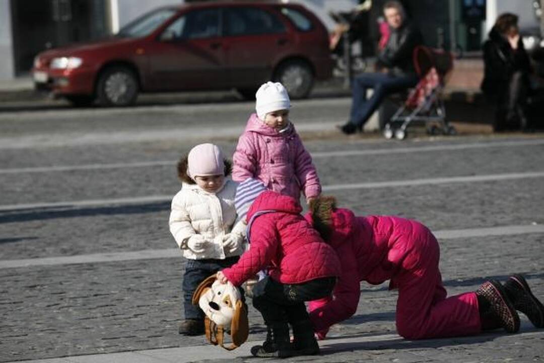 Bus saulėta, bet vėsiau