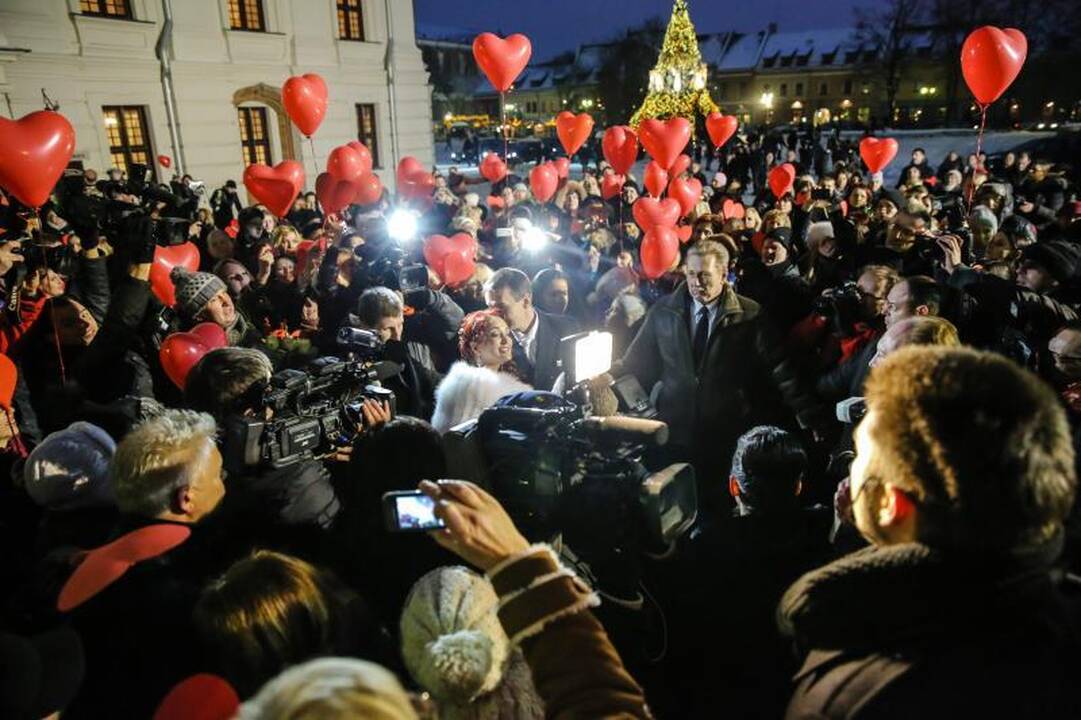 Ištekėjusiai Dž. Butkutei palinkėjo susilaukti 12 vaikų