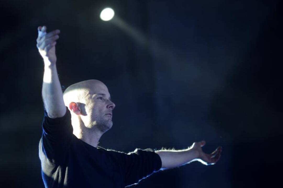 Moby sužavėjo sausakimšame Trakų pilies kieme susirinkusius žiūrovus